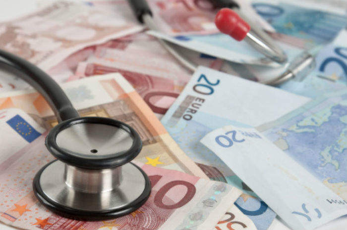 Diecimila euro per un posto in clinica, infermiera nei guai