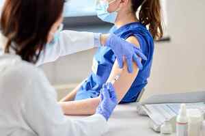 Trento, vaccinato il 20% degli infermieri no vax sospesi