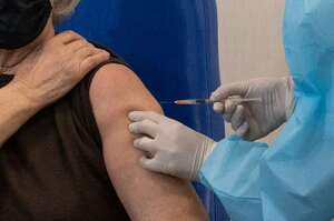 Vaccini bivalenti raccomandati per quarta dose sanitari