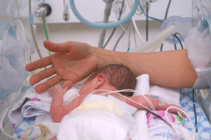 Infermiera arrestata per morfina a neonato: Parlano le mamme