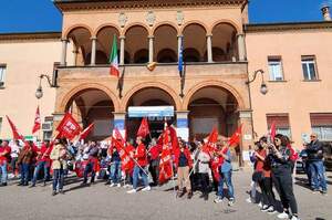 Precari da vent'anni: sciopero storico al Rizzoli di Bologna