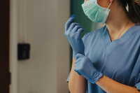 Tempo di vestizione riconosciuto: risarcimento a 38 infermieri del Policlinico di Catania