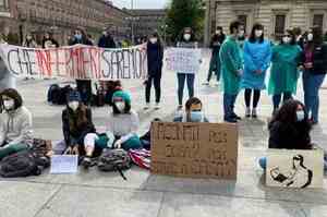 Torino: senza tirocinio da un anno, studenti in piazza