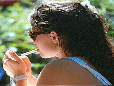 Dal fumo al poco sole, le donne sono più a rischio sclerosi
